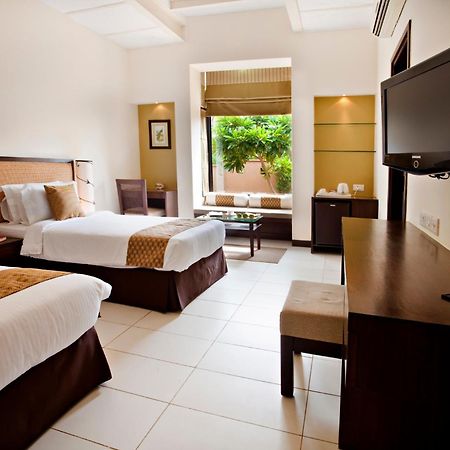 Lemon Tree Hotel, Tarudhan Valley, Manesar Γκουργκάον Εξωτερικό φωτογραφία