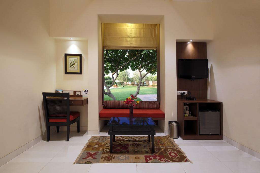 Lemon Tree Hotel, Tarudhan Valley, Manesar Γκουργκάον Εξωτερικό φωτογραφία