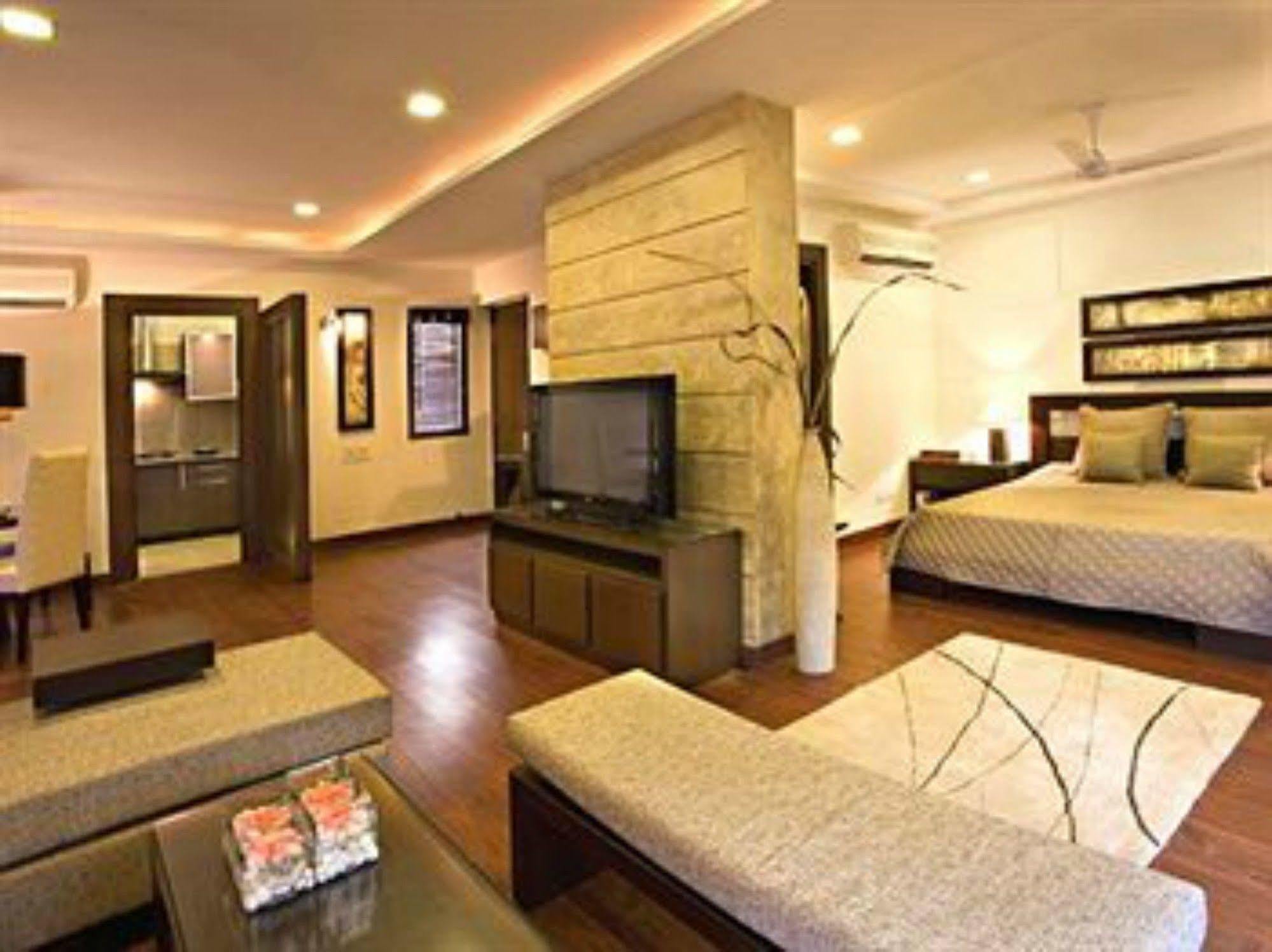 Lemon Tree Hotel, Tarudhan Valley, Manesar Γκουργκάον Εξωτερικό φωτογραφία