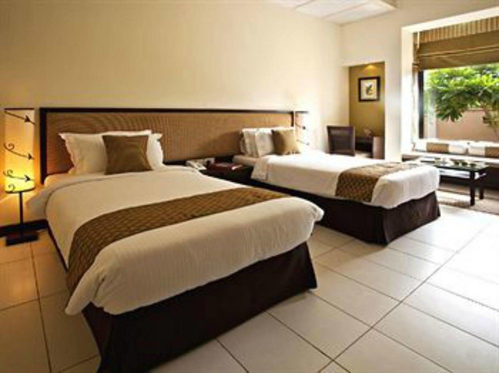 Lemon Tree Hotel, Tarudhan Valley, Manesar Γκουργκάον Εξωτερικό φωτογραφία