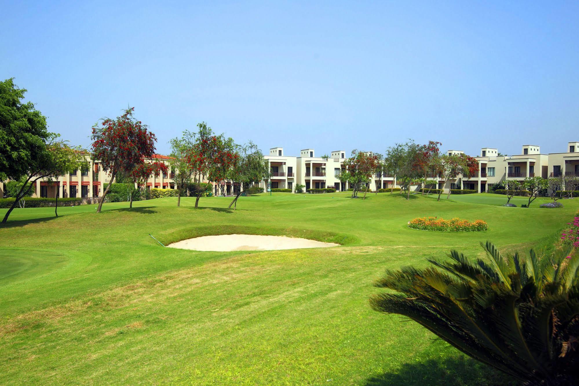 Lemon Tree Hotel, Tarudhan Valley, Manesar Γκουργκάον Εξωτερικό φωτογραφία