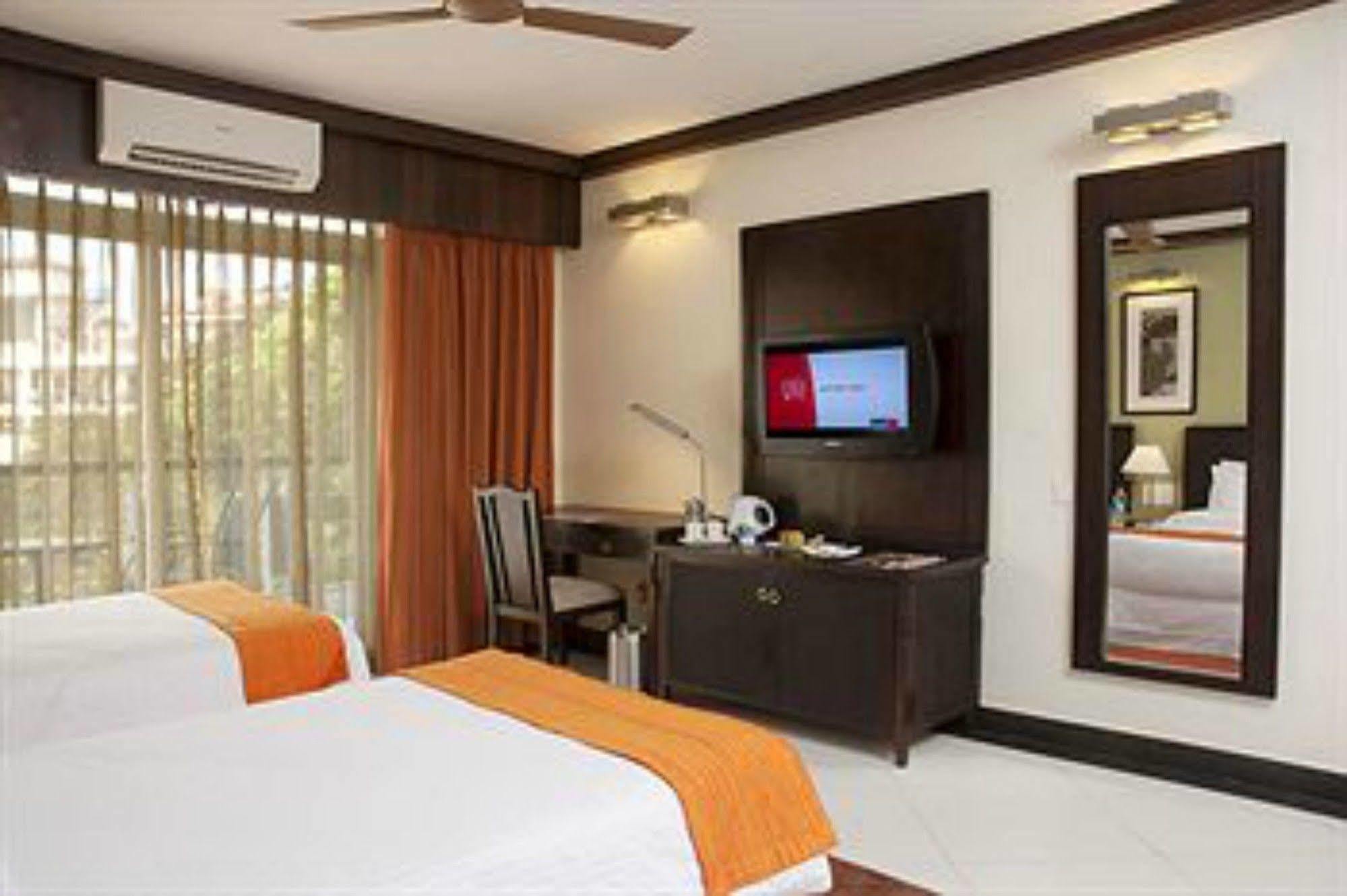 Lemon Tree Hotel, Tarudhan Valley, Manesar Γκουργκάον Εξωτερικό φωτογραφία